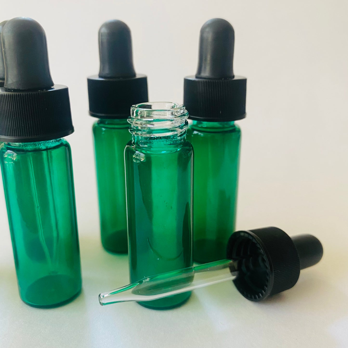 1 Dram (3.7ml) Green Glass Vials with Glass Droppers